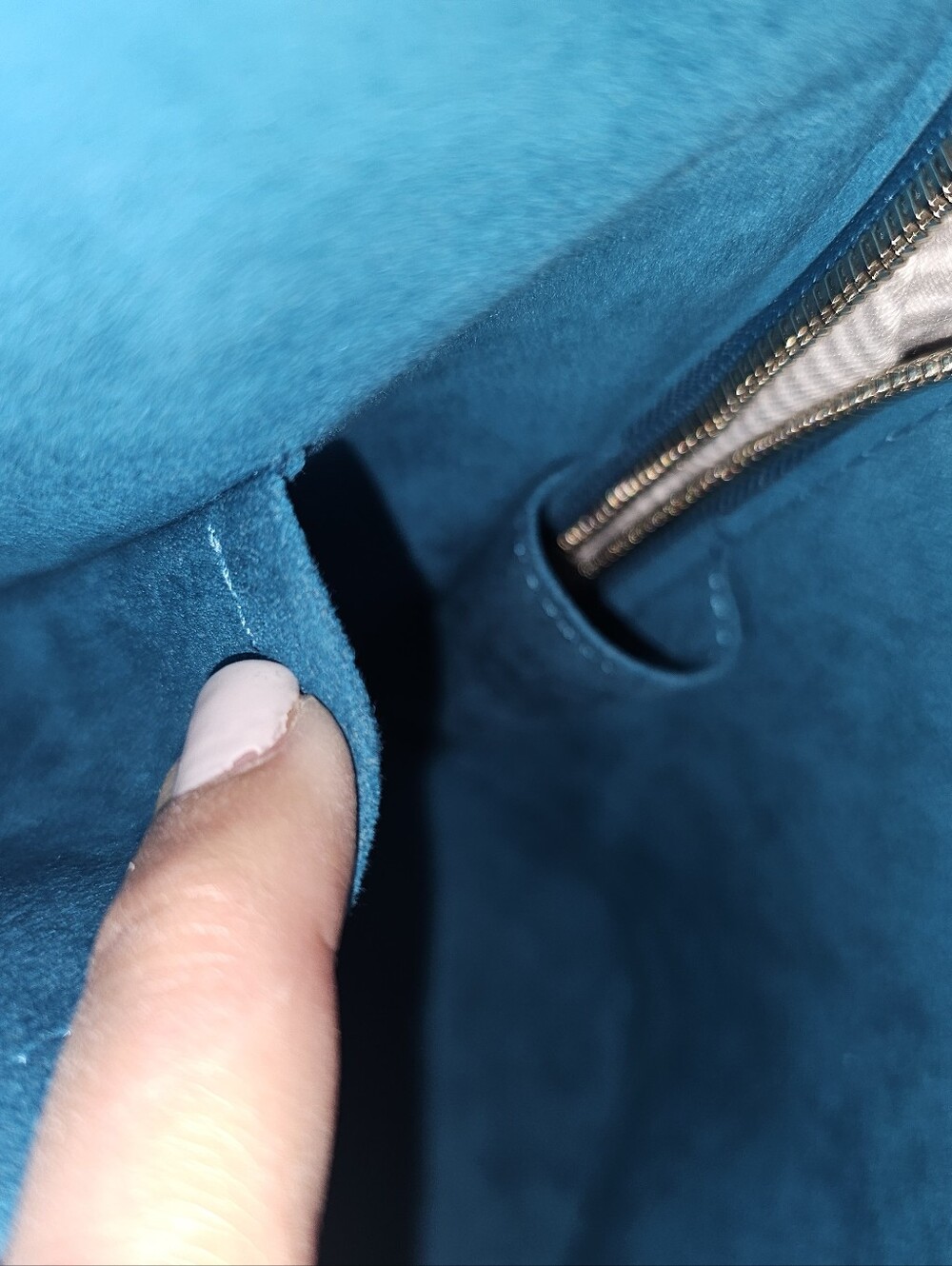 Elegant LV Cyan Epi Leather Alma PM Handbag - Picture 13 of 16